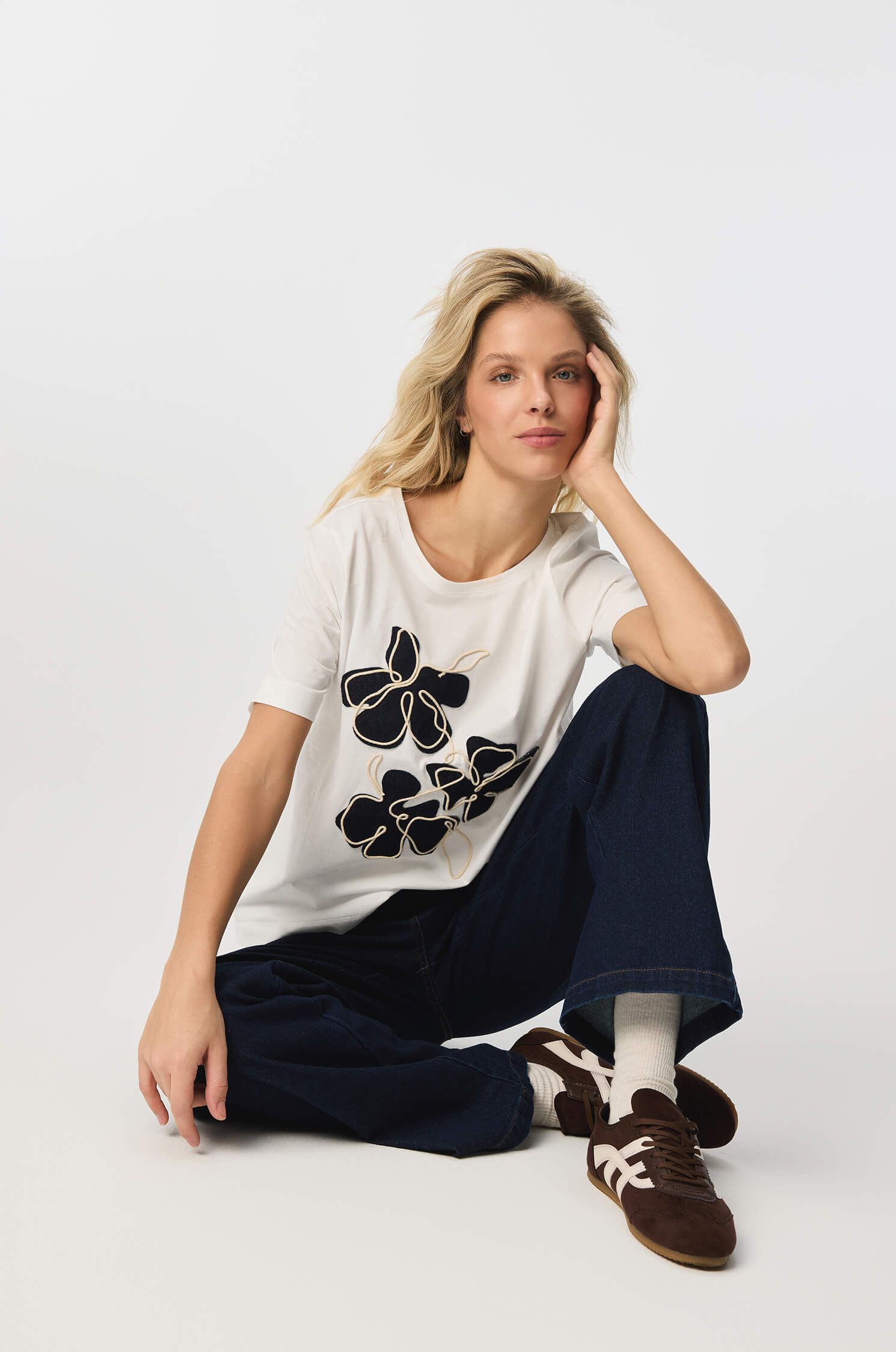 Bawełniany t-shirt z autorską aplikacją Solar Obraz 2