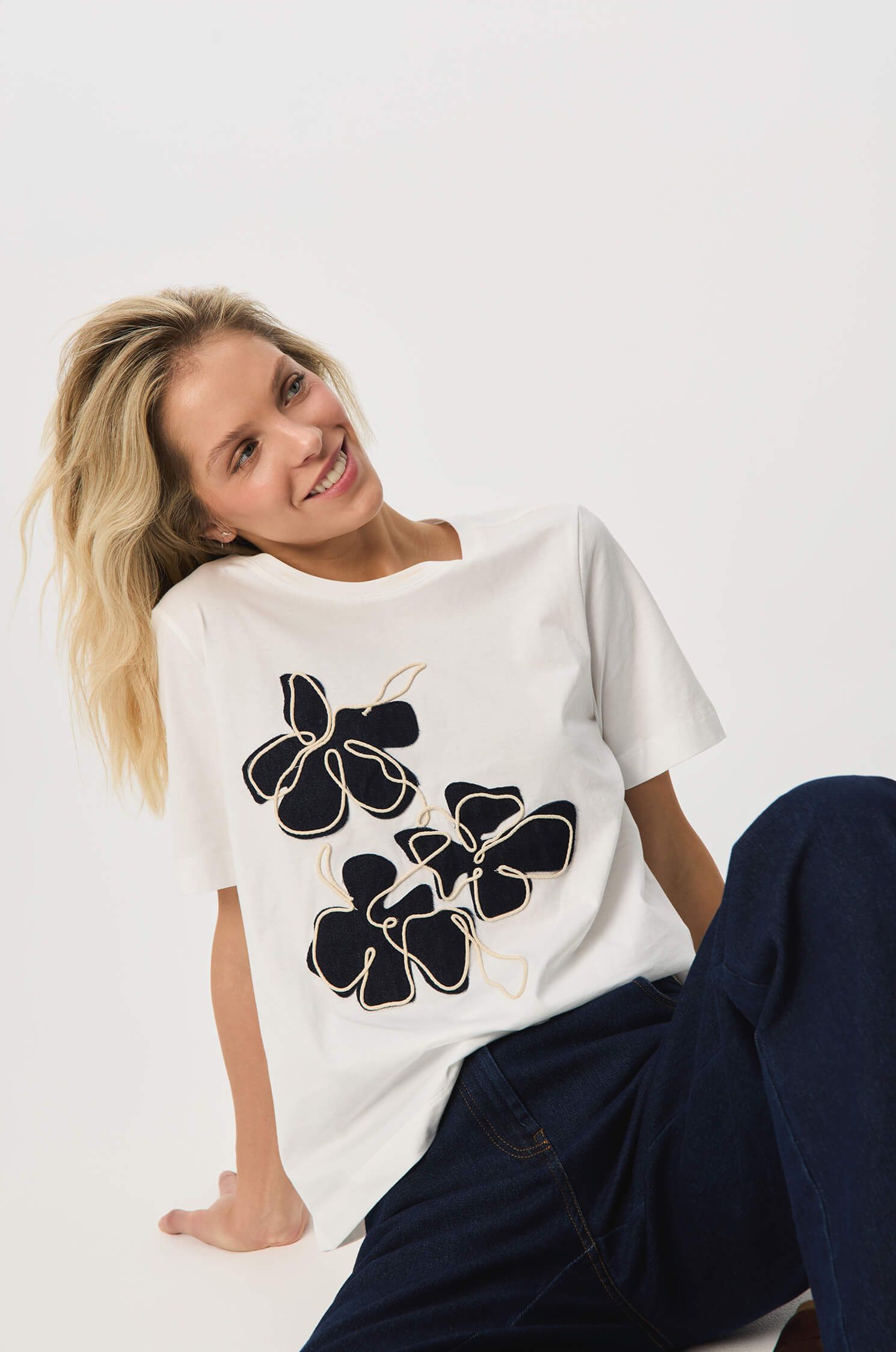 Bawełniany t-shirt z autorską aplikacją Solar Obraz 3