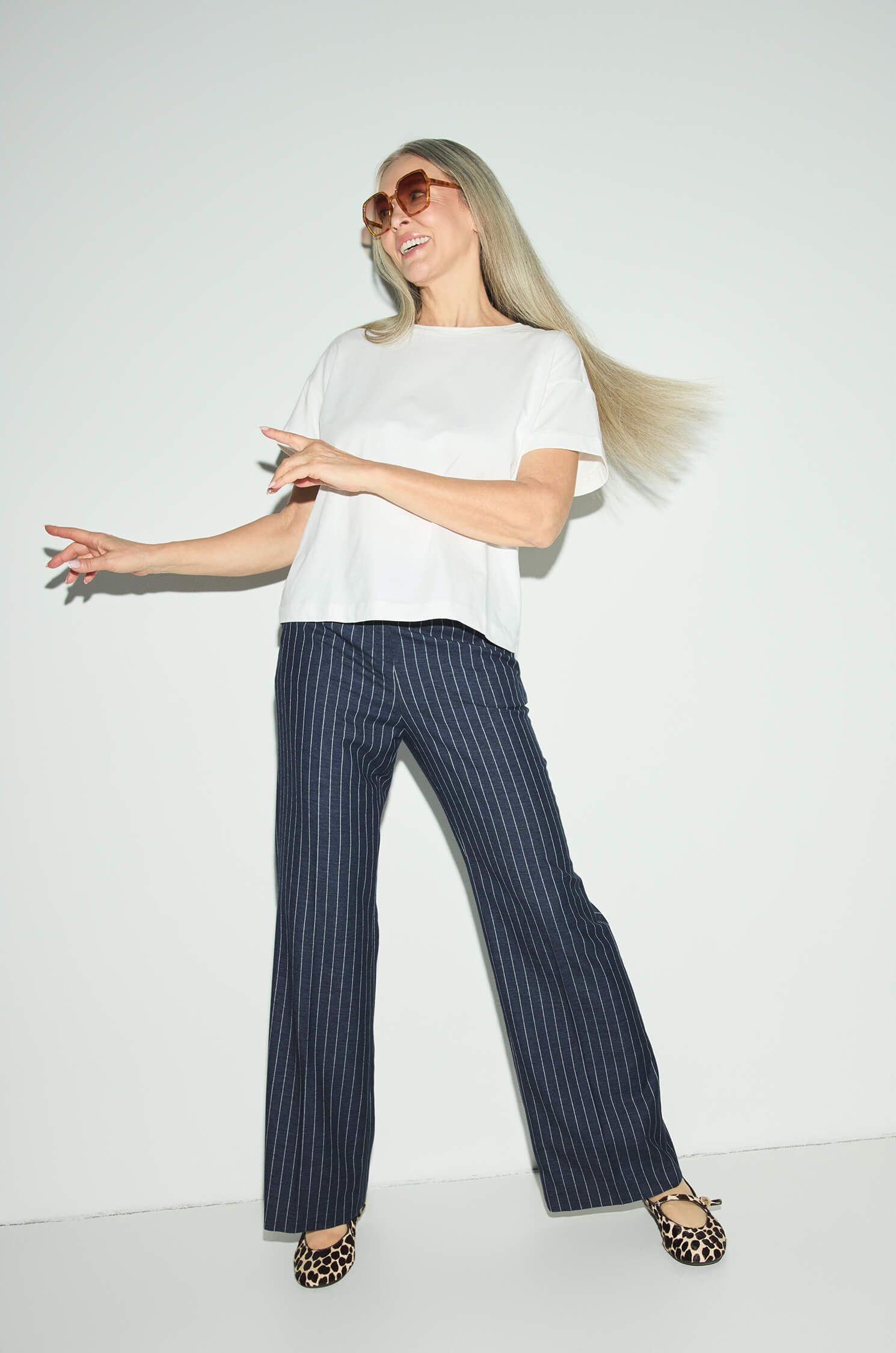 Granatowe spodnie w prążek Solar Obraz 2