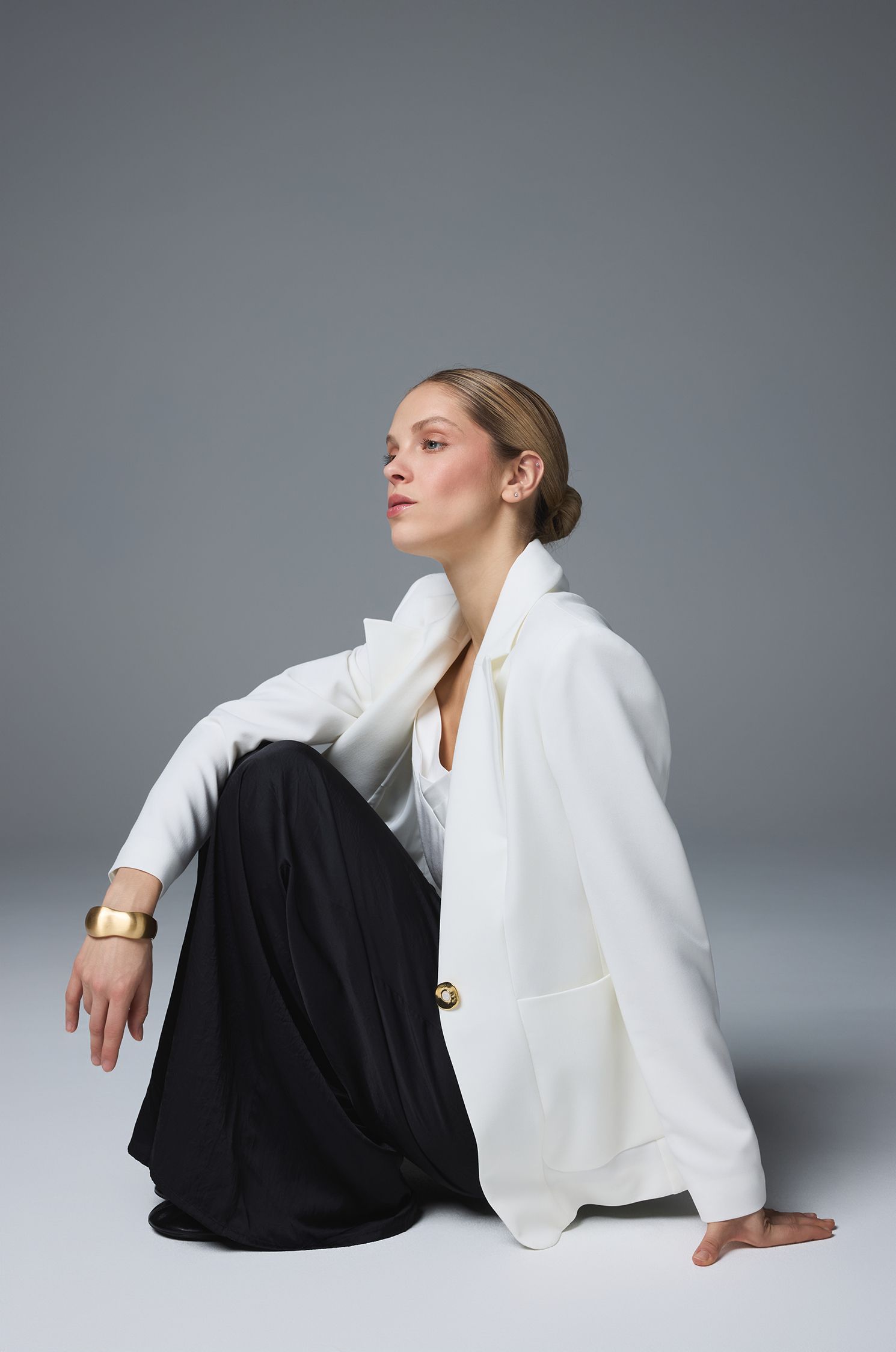 Taliowana marynarka w kolorze ecru Solar Obraz 3