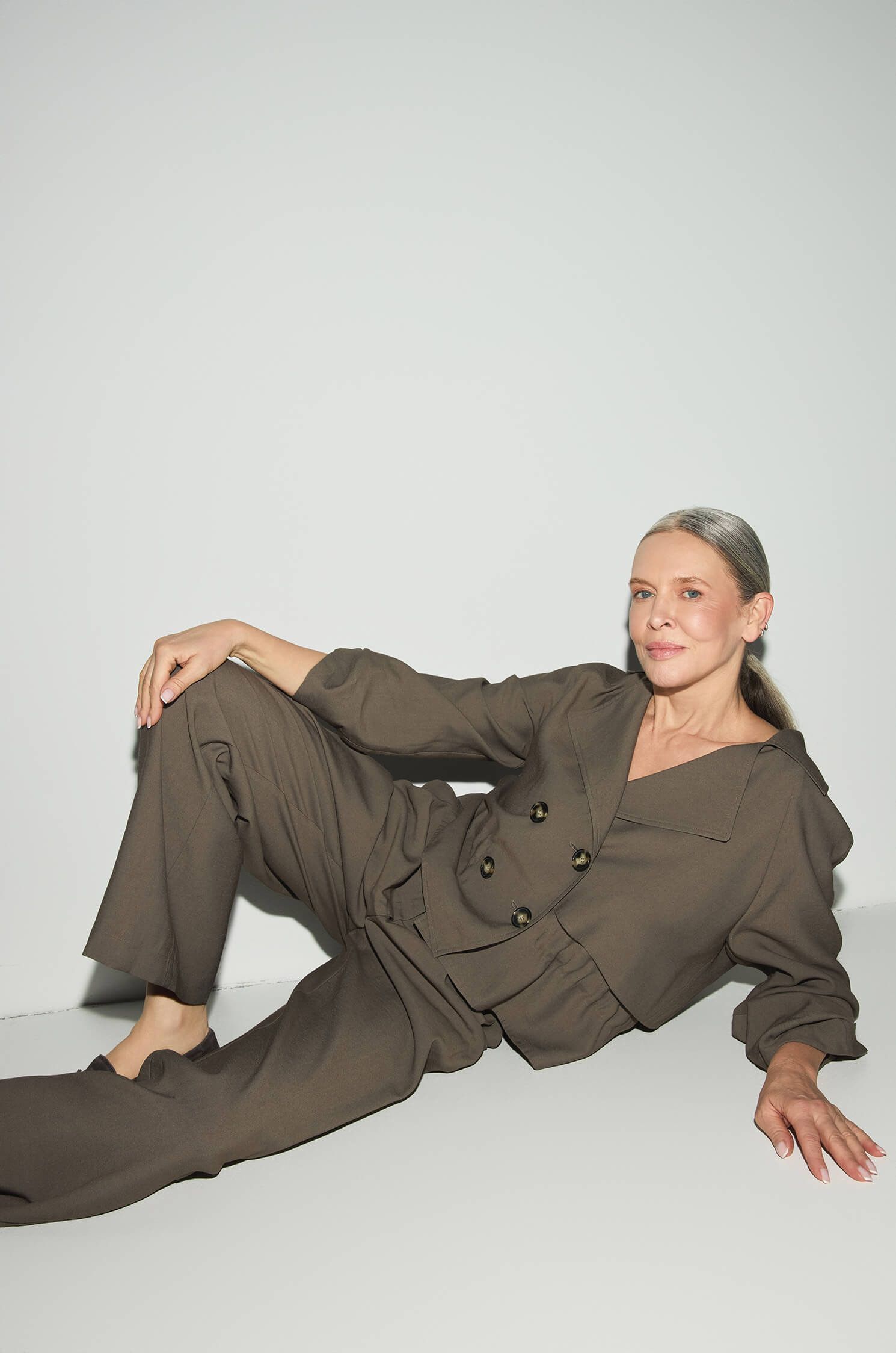 Spodnie khaki z szeroką nogawką Solar Obraz 3