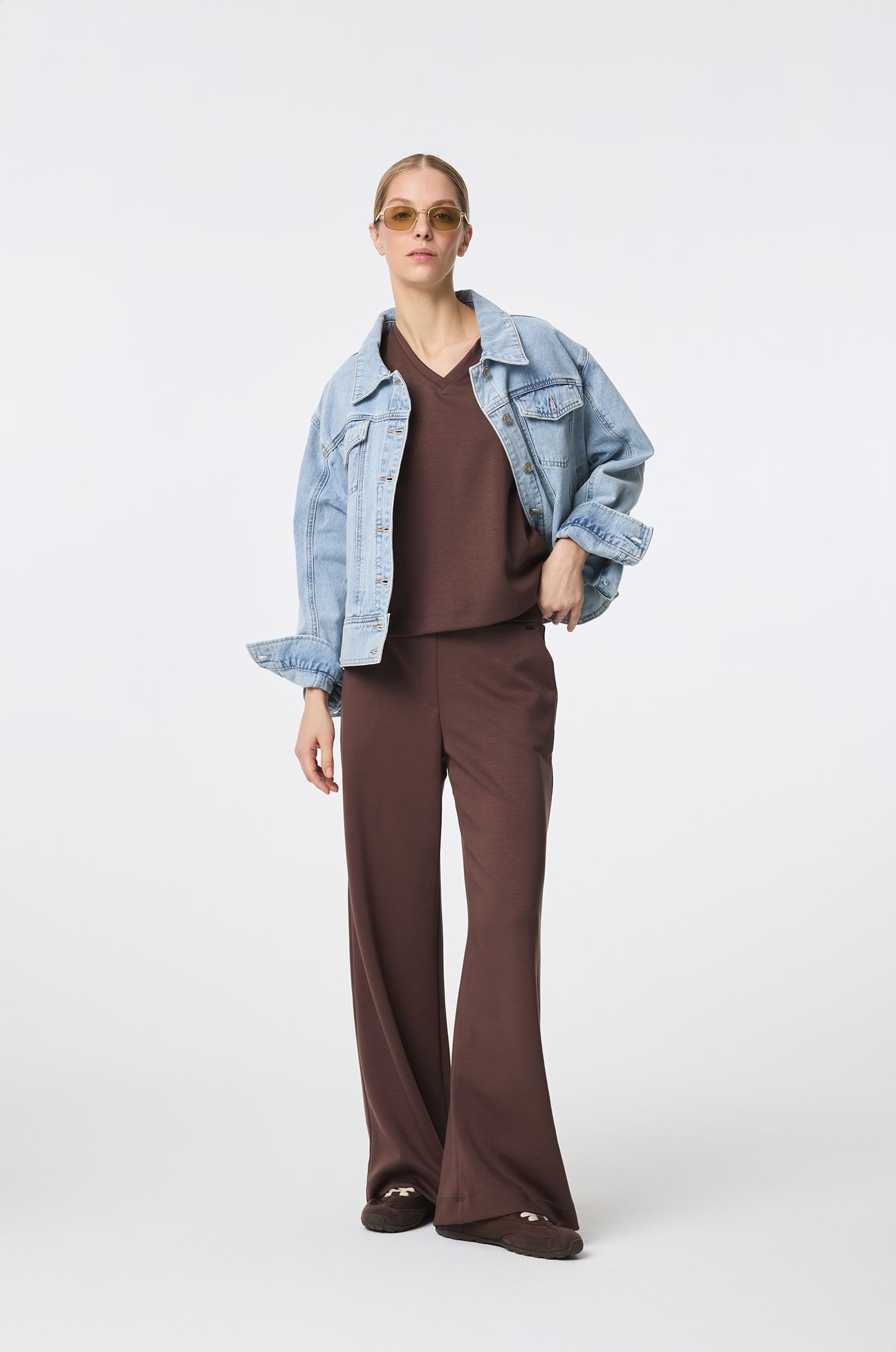 Brązowe spodnie z dzianiny Solar Obraz 1