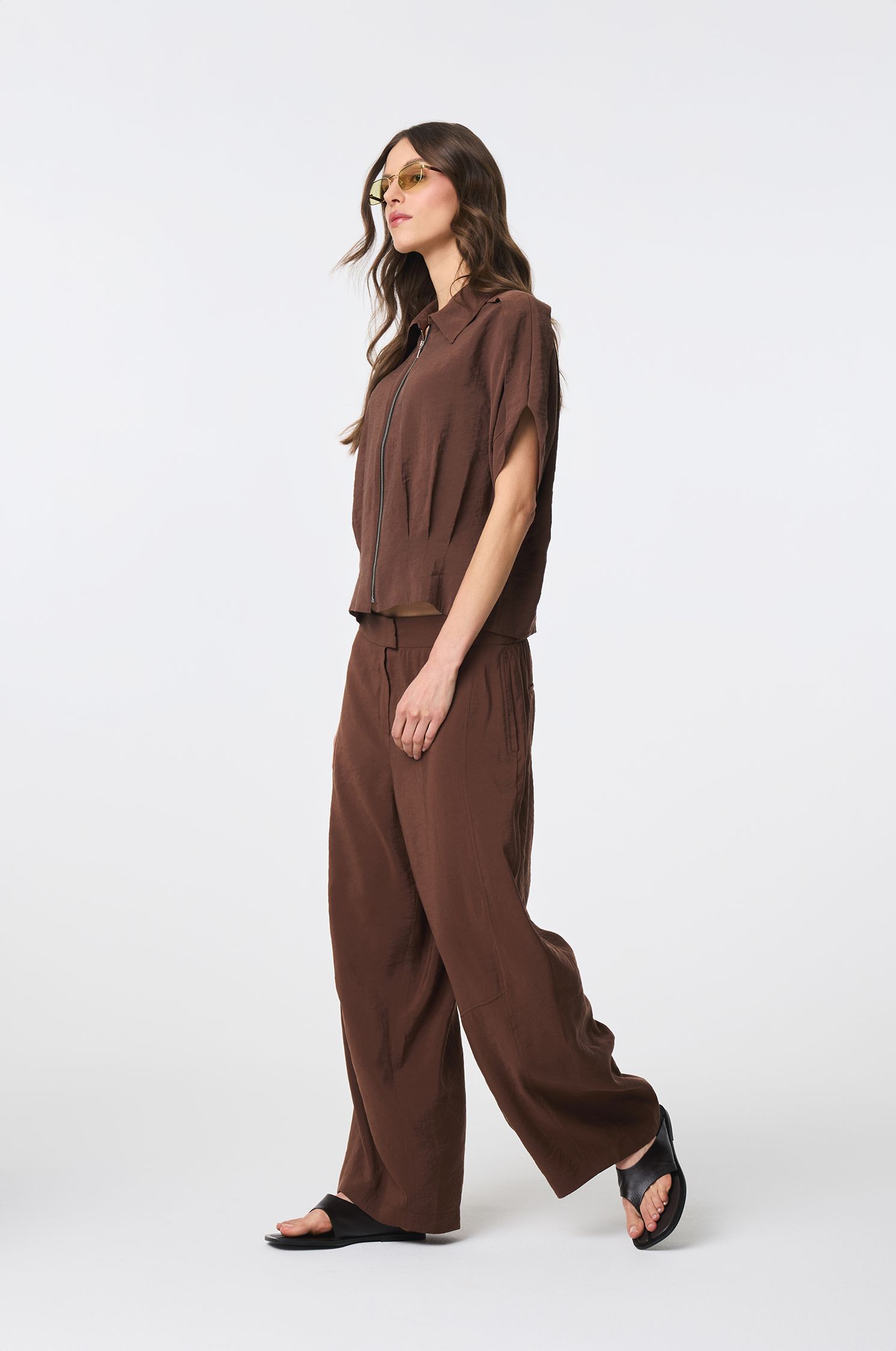 Brązowe spodnie balloon fit Solar Obraz 1