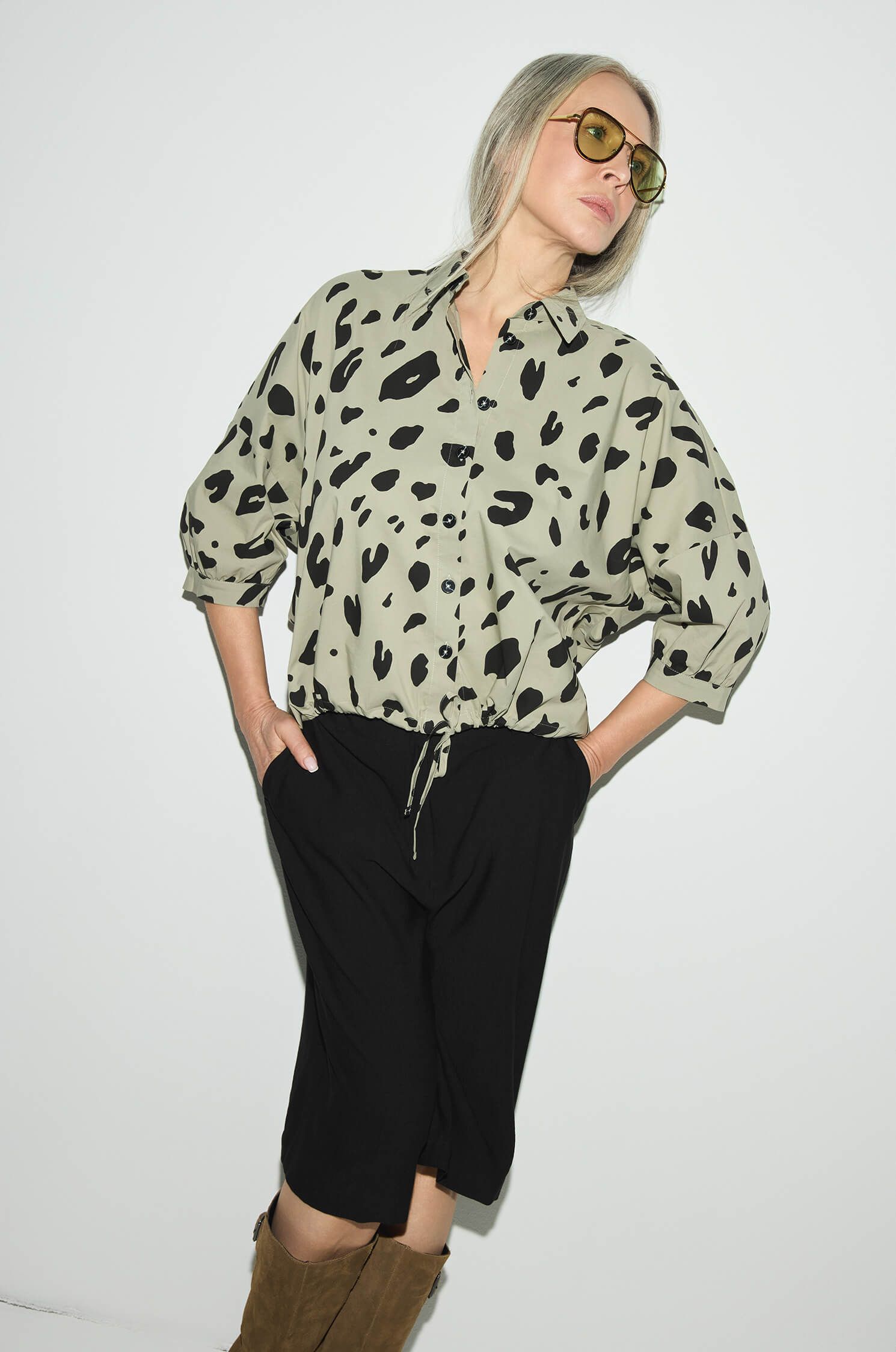 Bluzka khaki ze zwierzęcym printem Solar Obraz 3