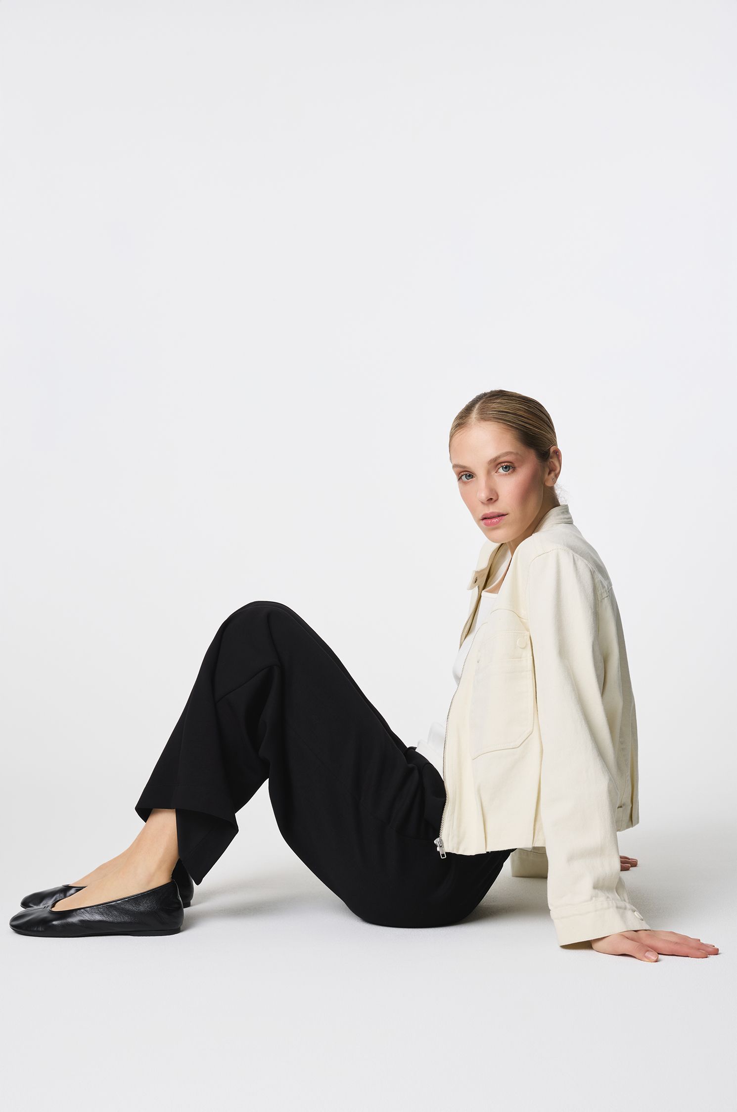 Czarne spodnie z dzianiny Solar Obraz 3