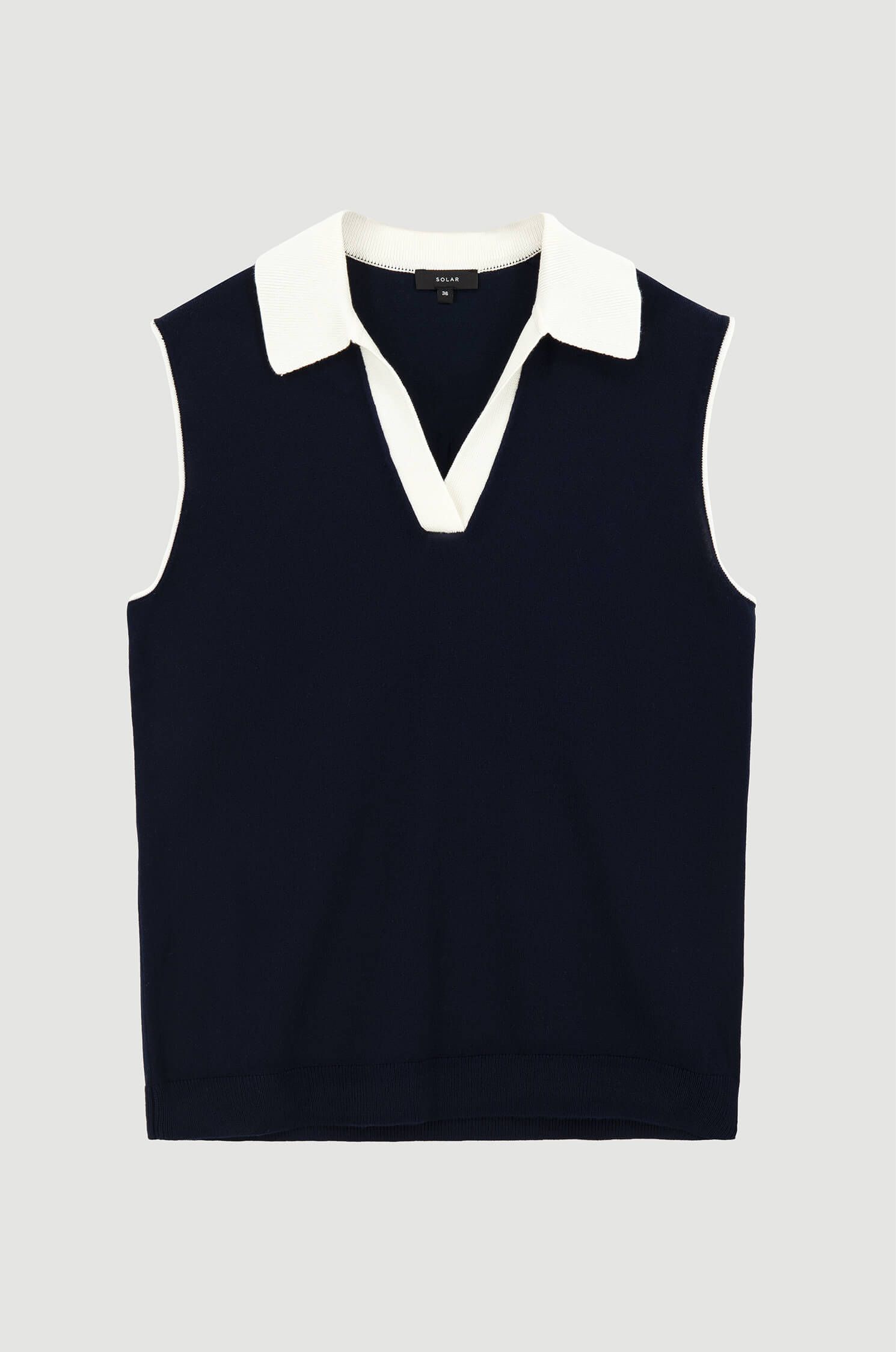 Dzianinowy top z kontrastującym dekoltem Solar Obraz 4