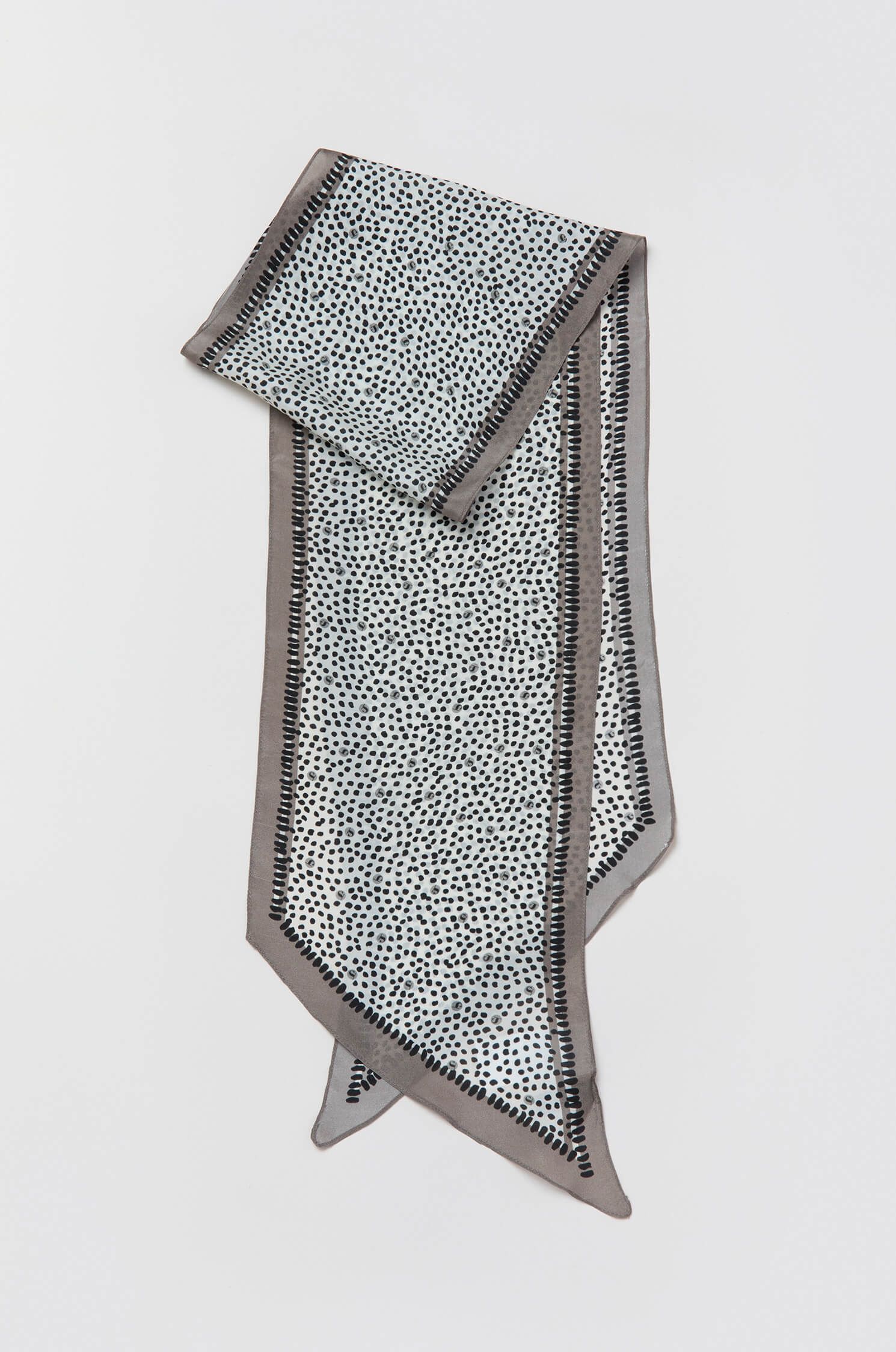 Jedwabny szal z autorskim printem Solar Obraz 2