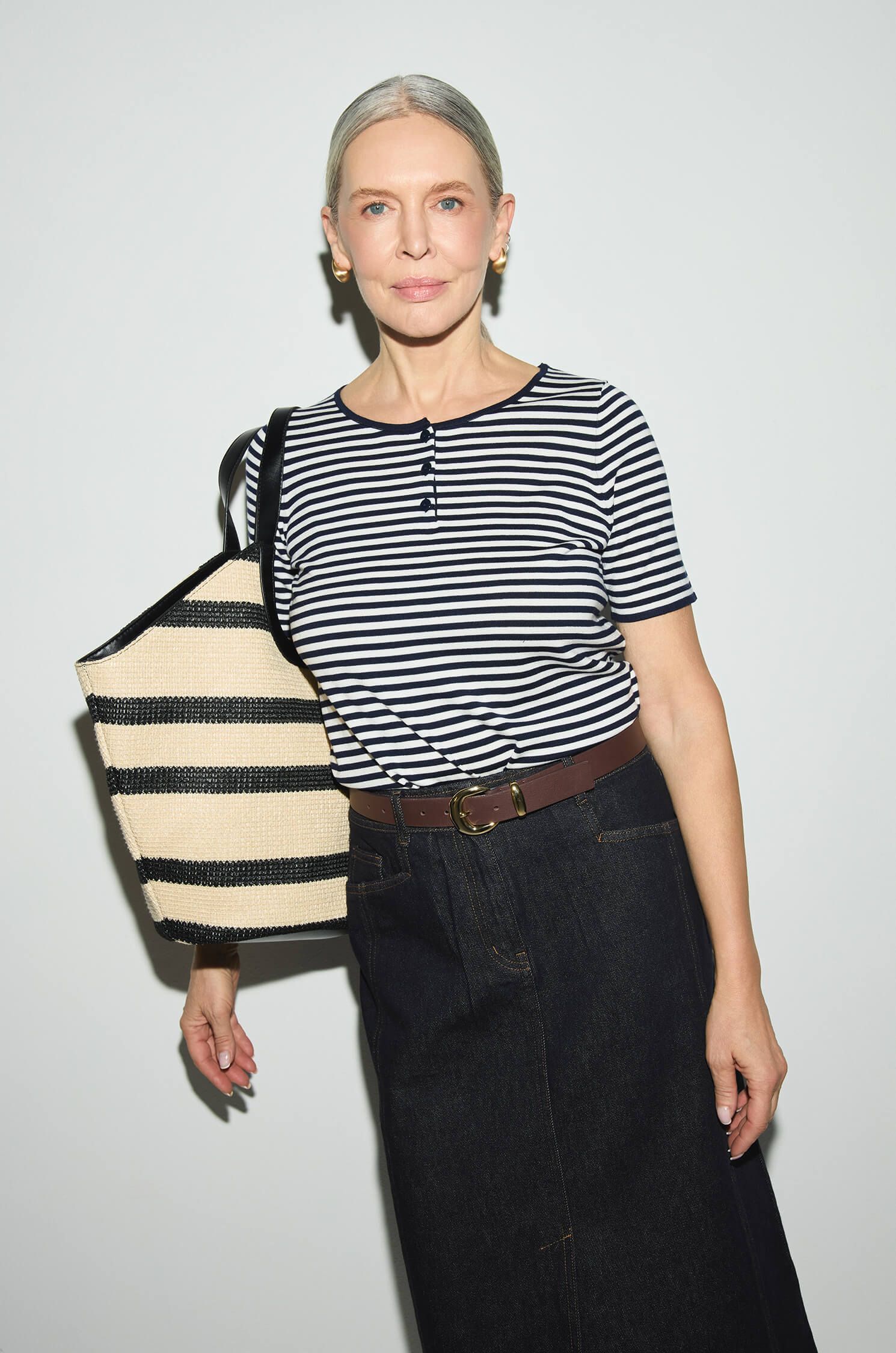 Granatowo-biała bluzka z guzikami Solar Obraz 2