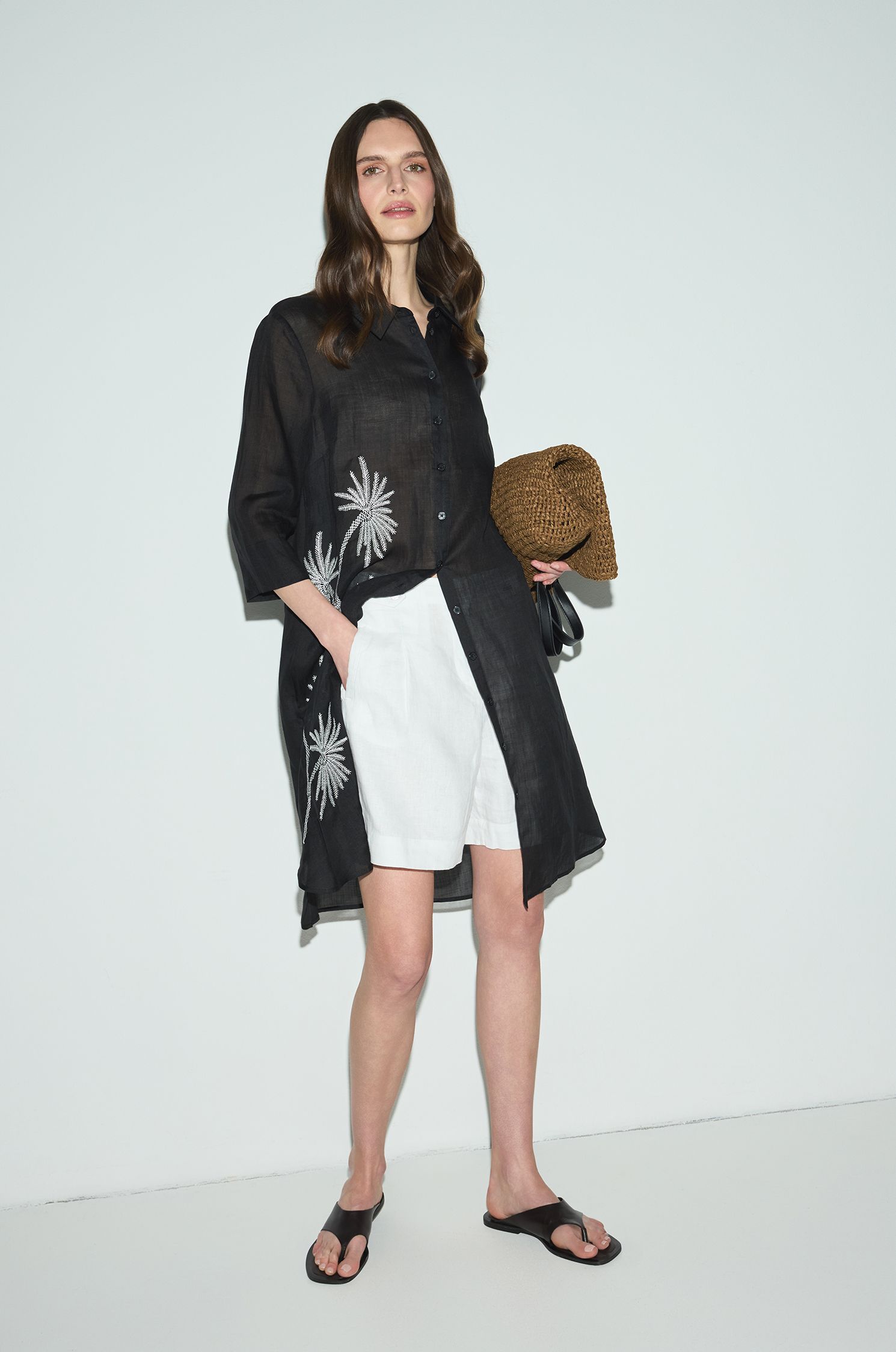 Koszulowa sukienka midi z haftem Solar Obraz 2