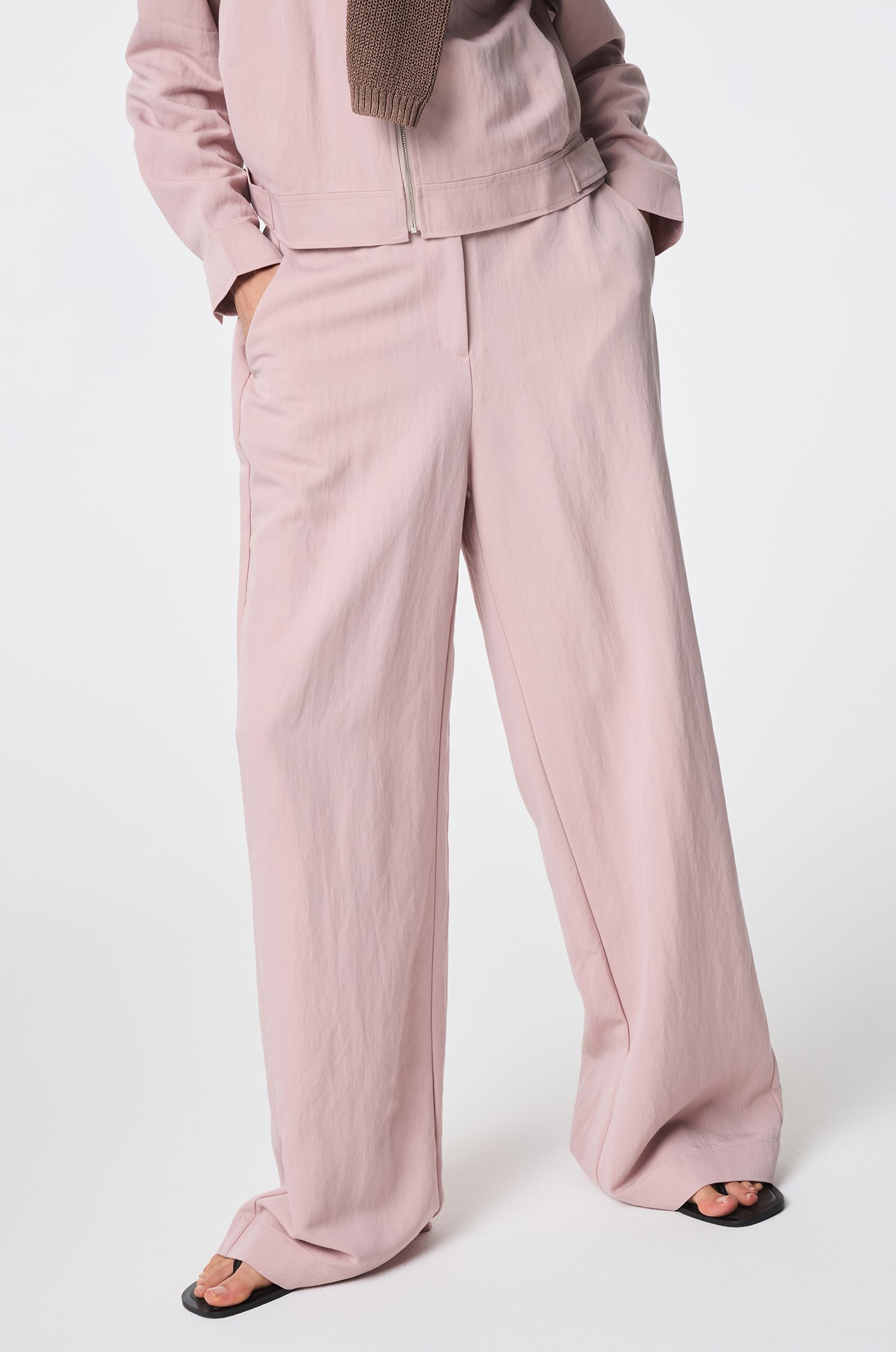 Jasnoróżowe spodnie z szeroką nogawką Solar Obraz 3