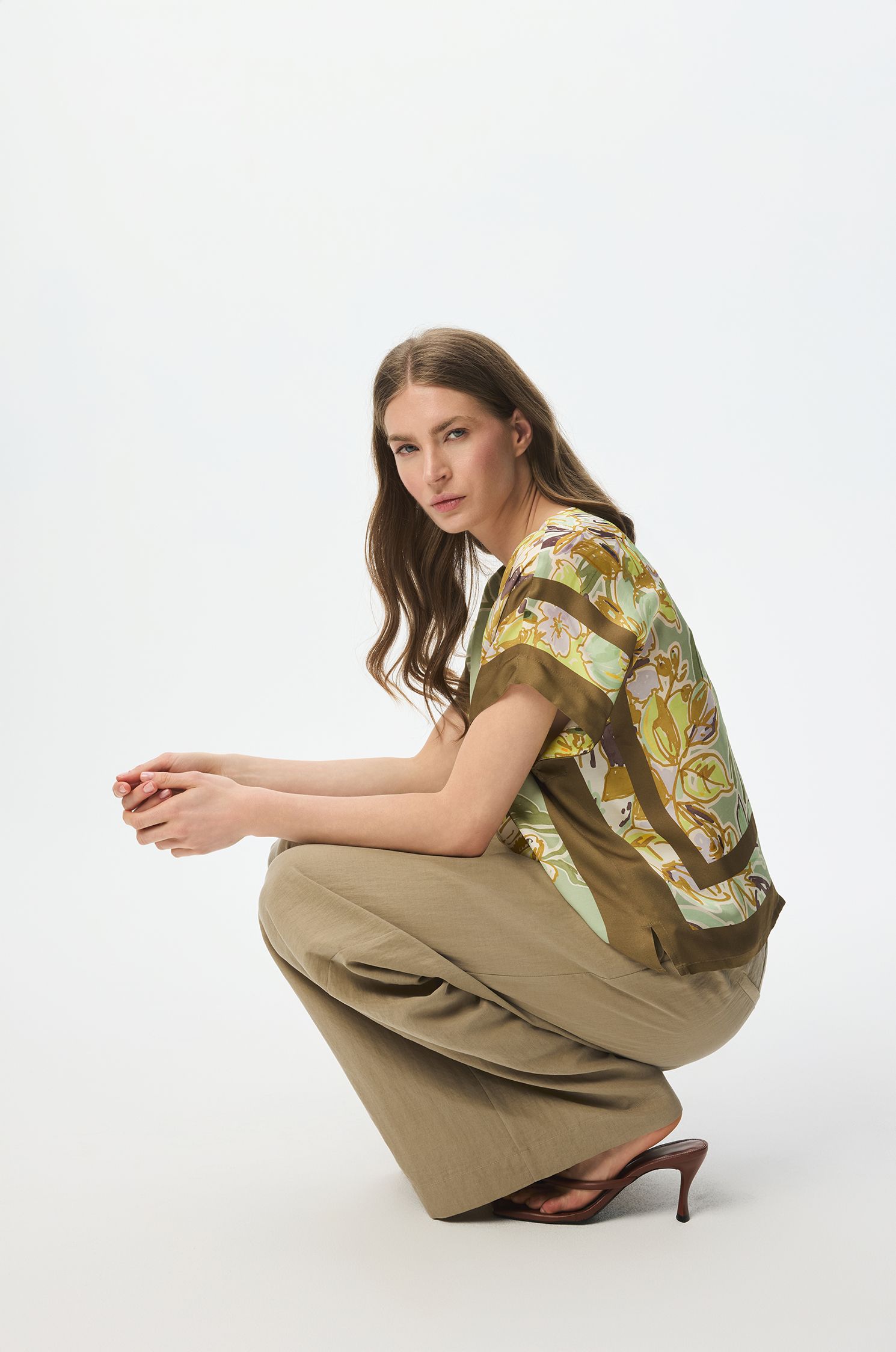 Bluzka z wiskozy z florystycznym printem Solar Obraz 3