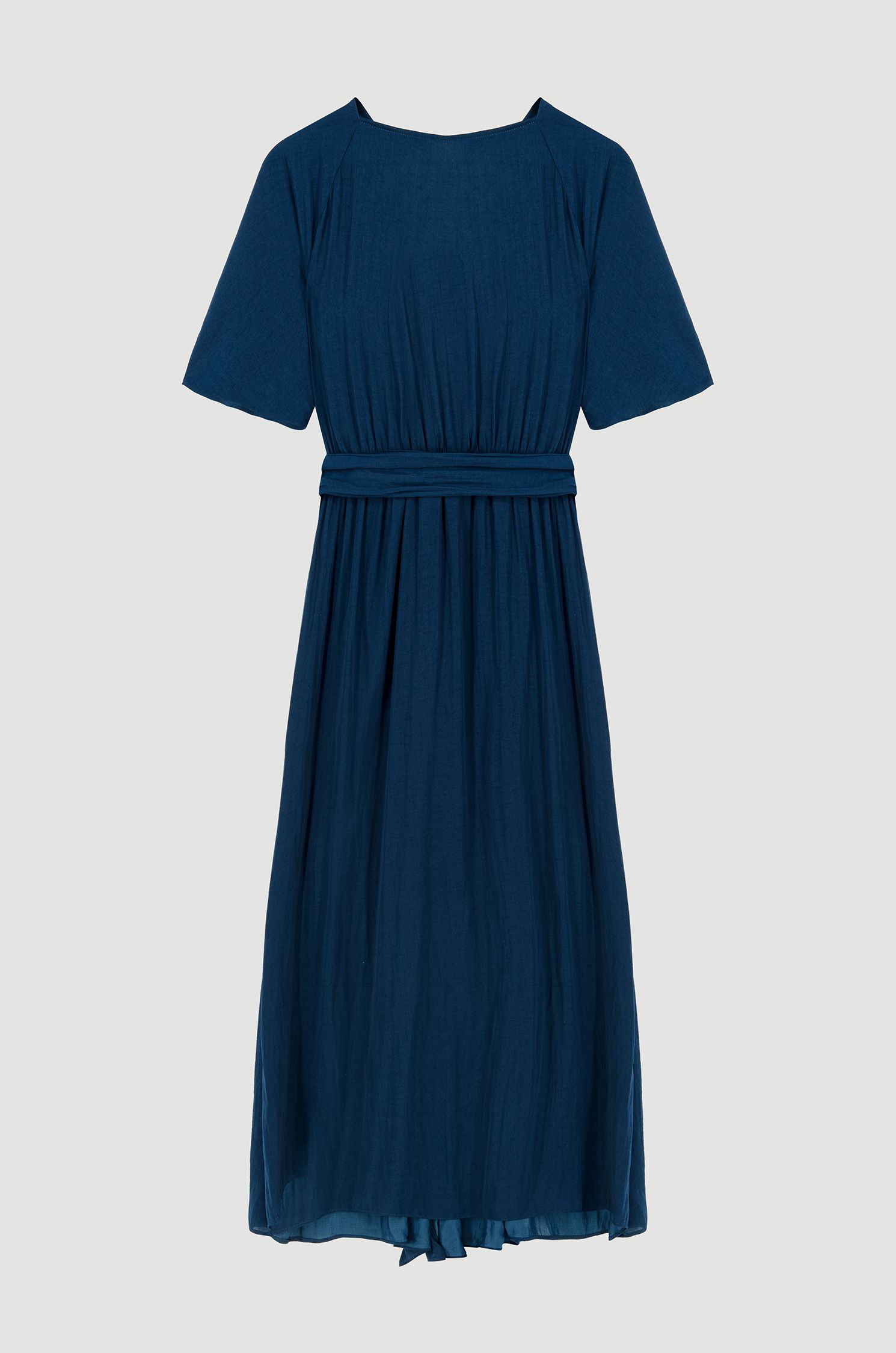 Granatowa sukienka midi z paskiem Solar Obraz 5