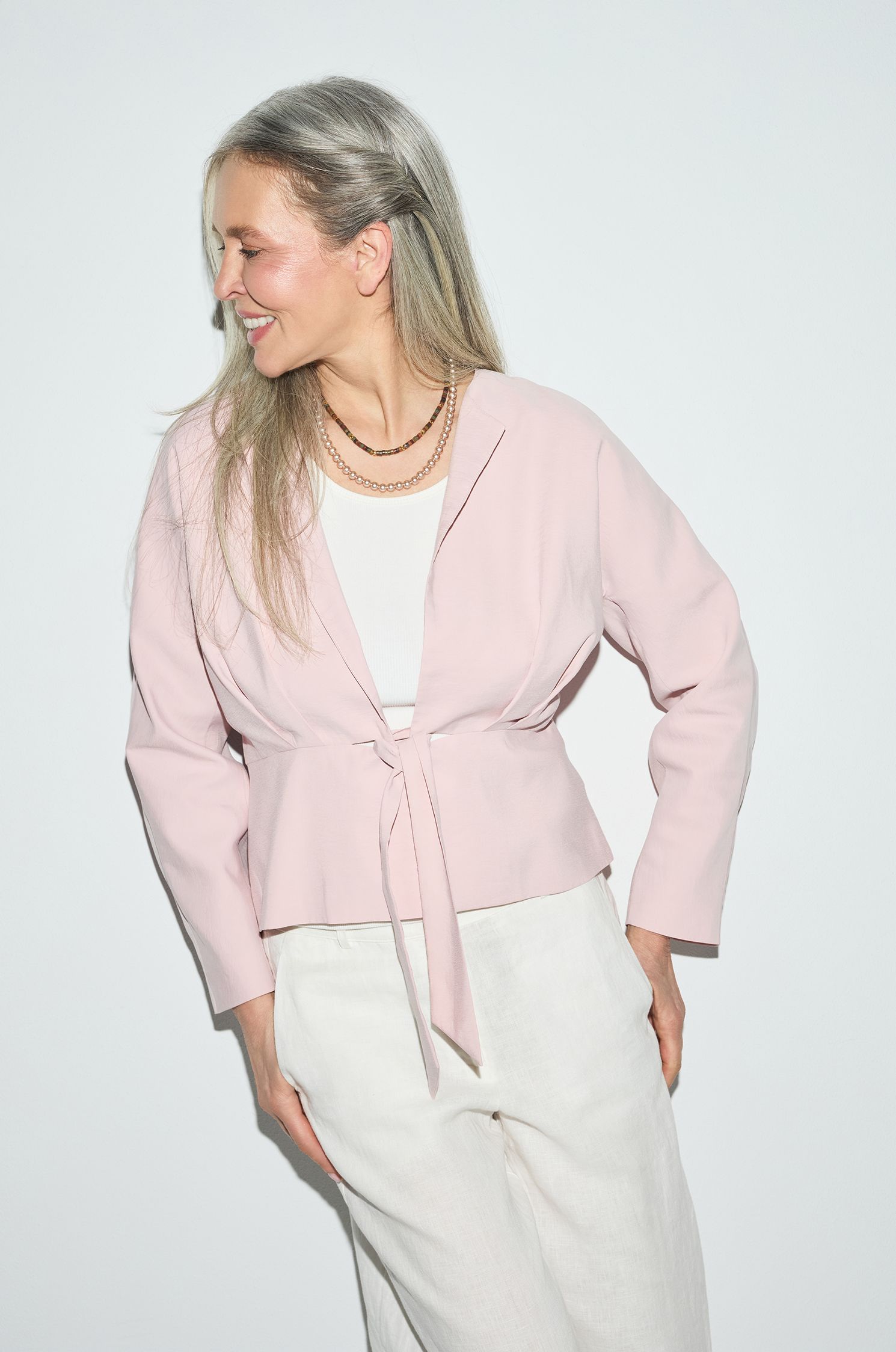 Pudroworóżowy żakiet z wiązaniem w talii Solar Obraz 1