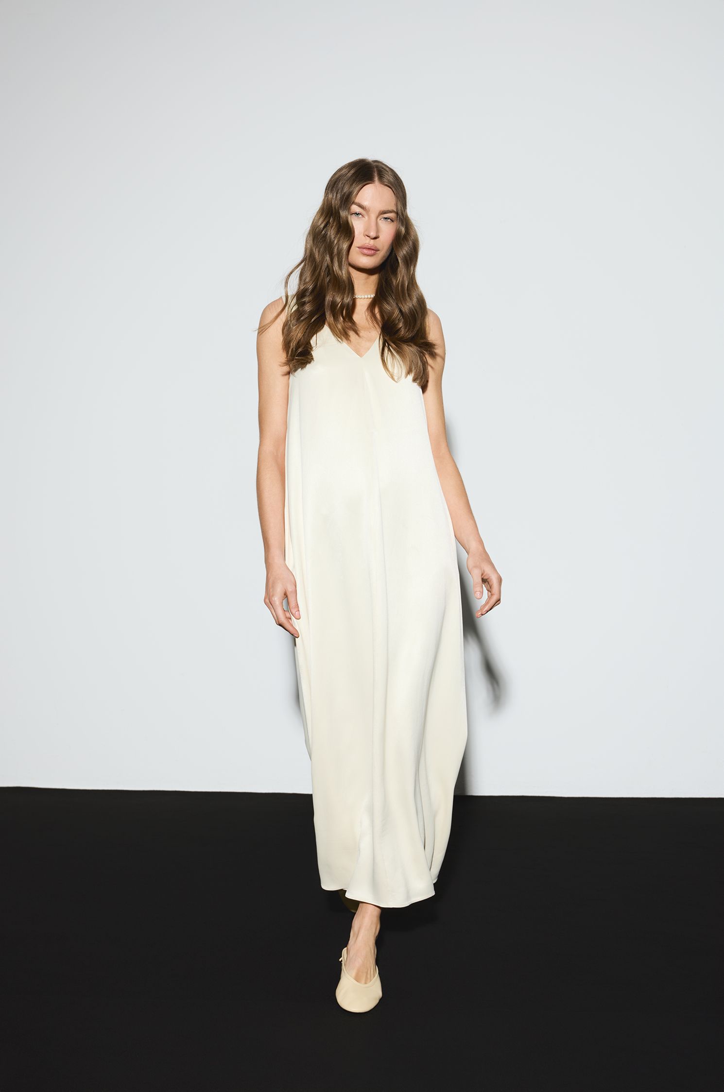 Sukienka z ażurowym topem Solar Obraz 4