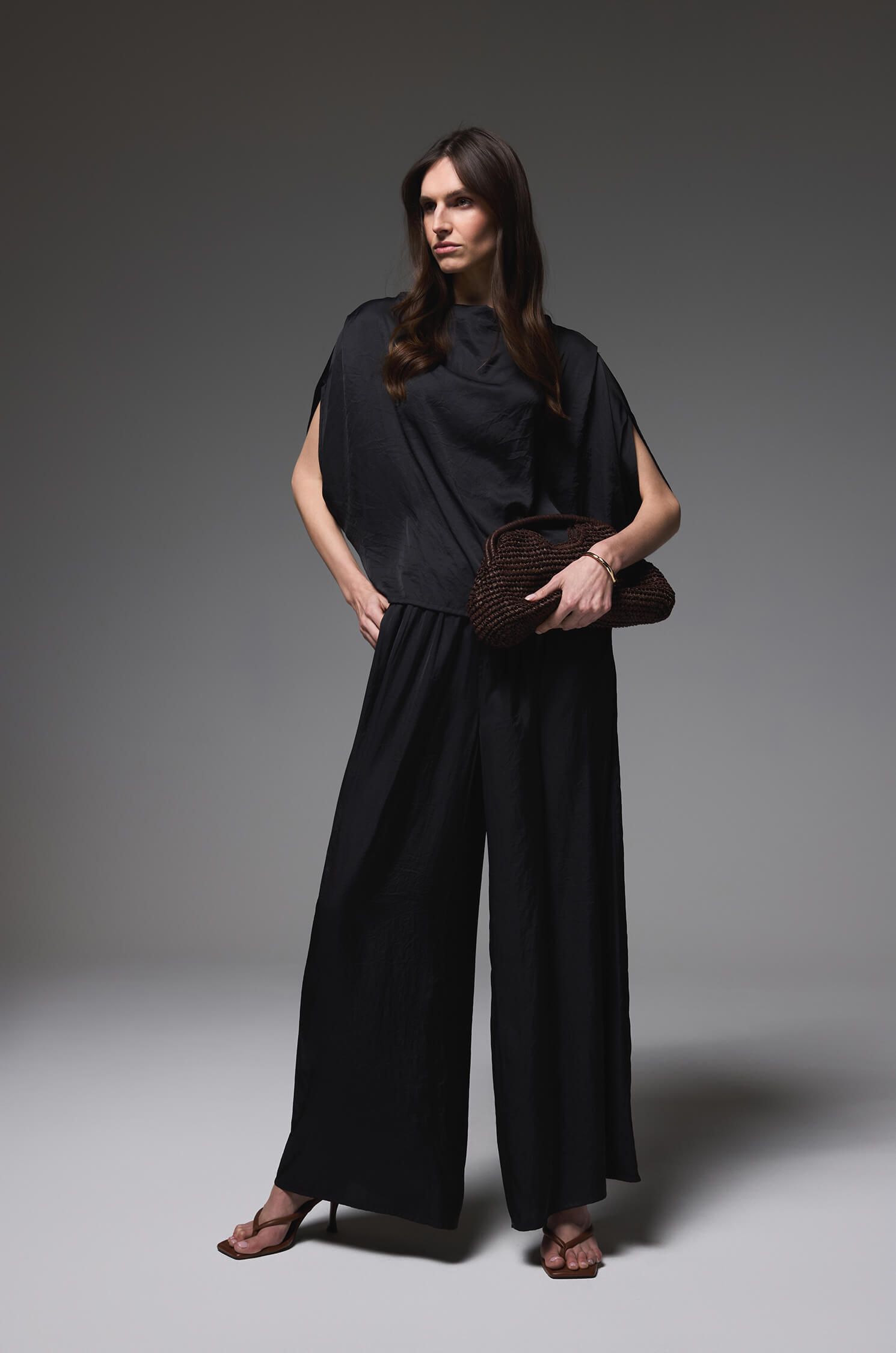 Satynowe czarne spodnie Solar Obraz 1