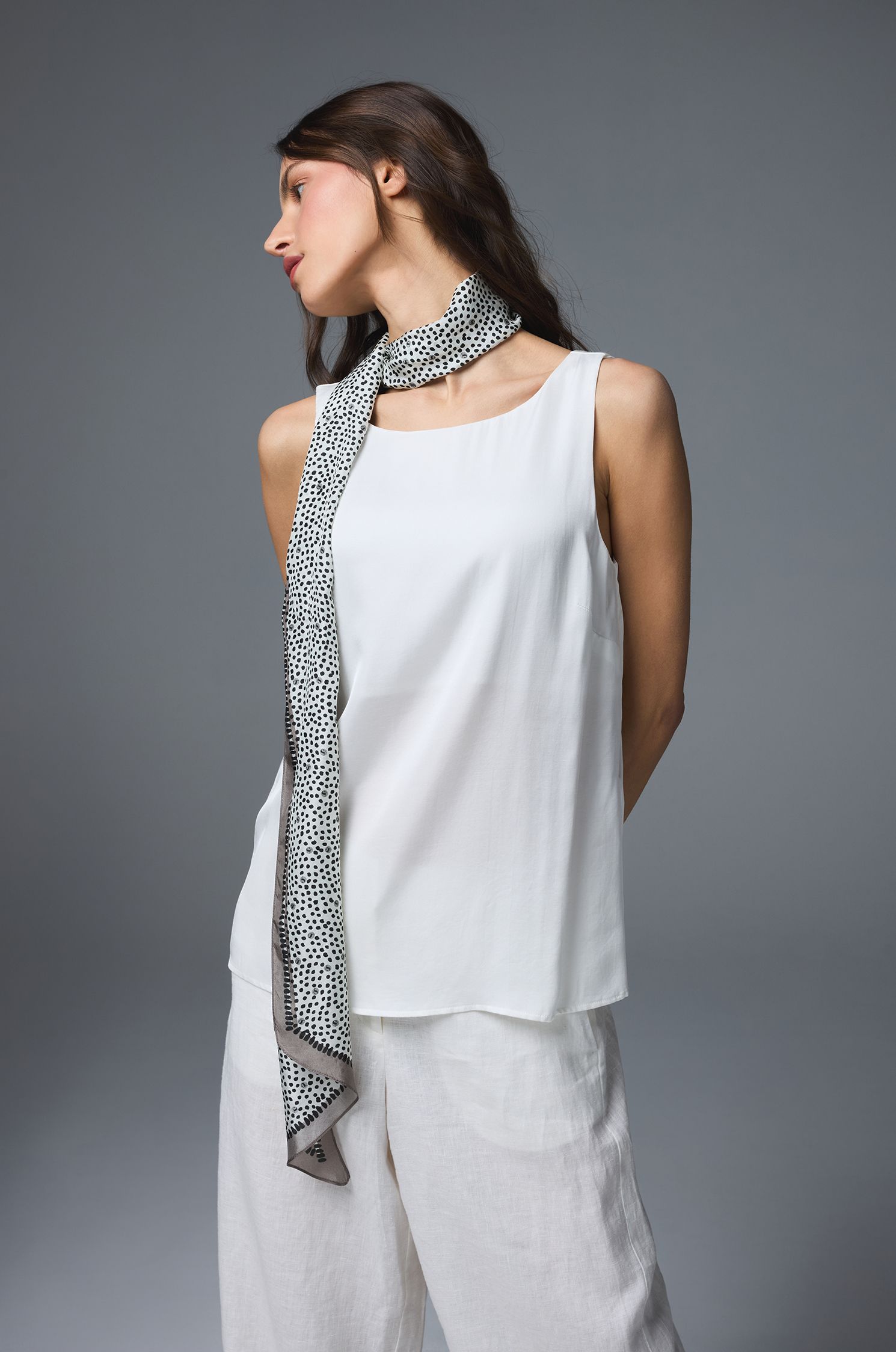 Biały wiskozowy top Solar Obraz 2