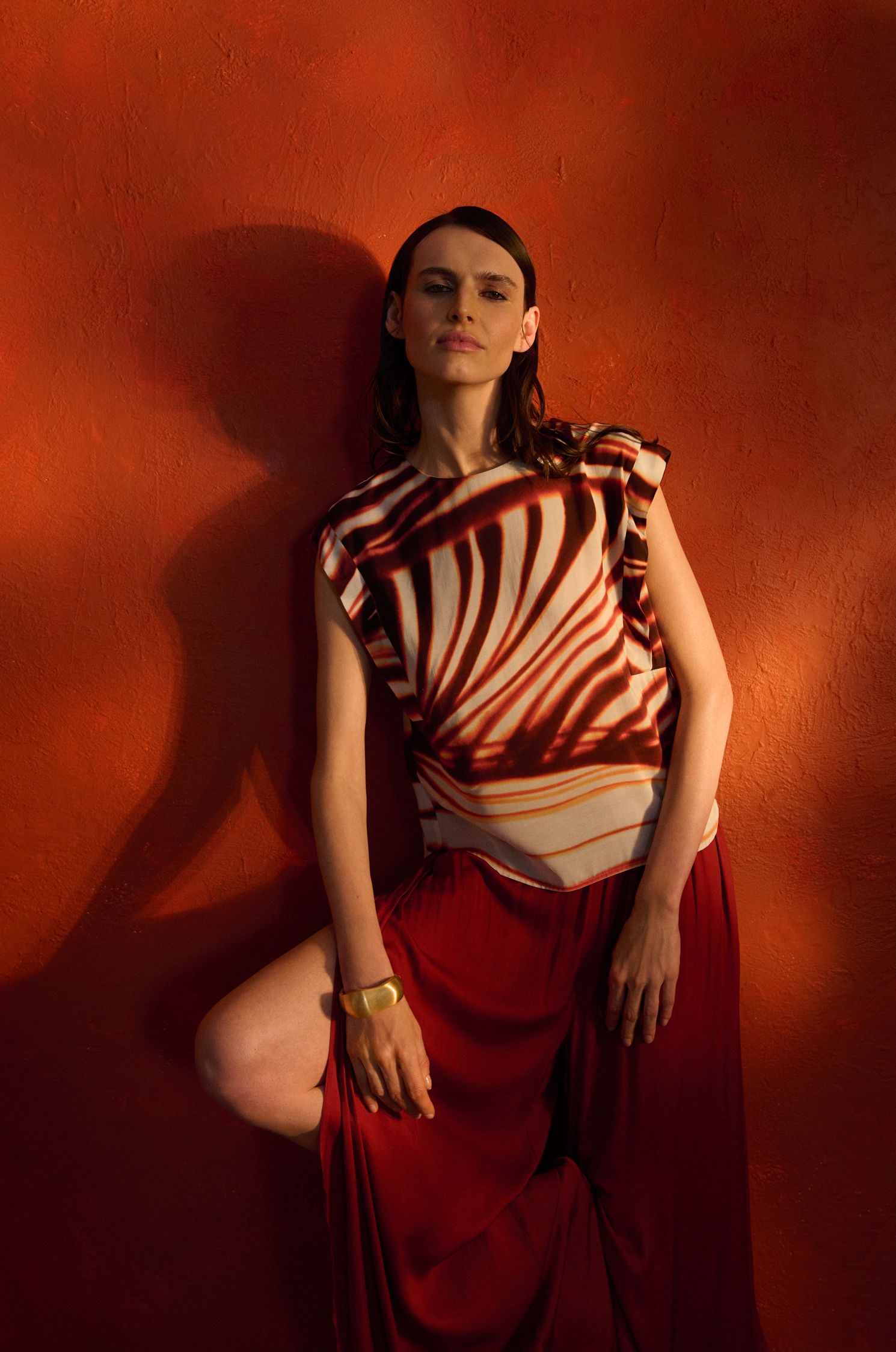 Wiskozowa bluzka z terakotowym printem Solar Obraz 1