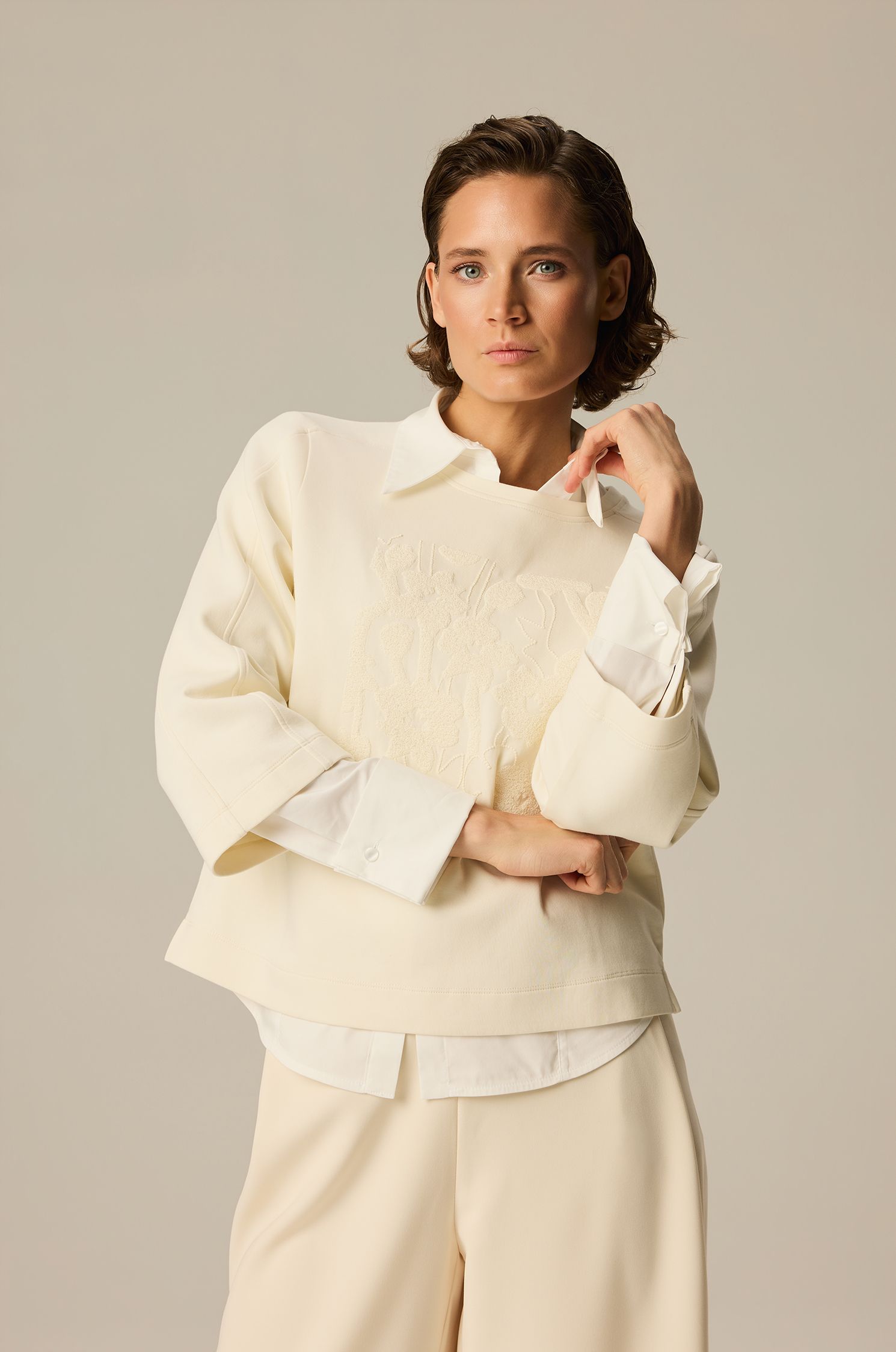 Bluza z haftowanym motywem kwiatowym Solar Obraz 2