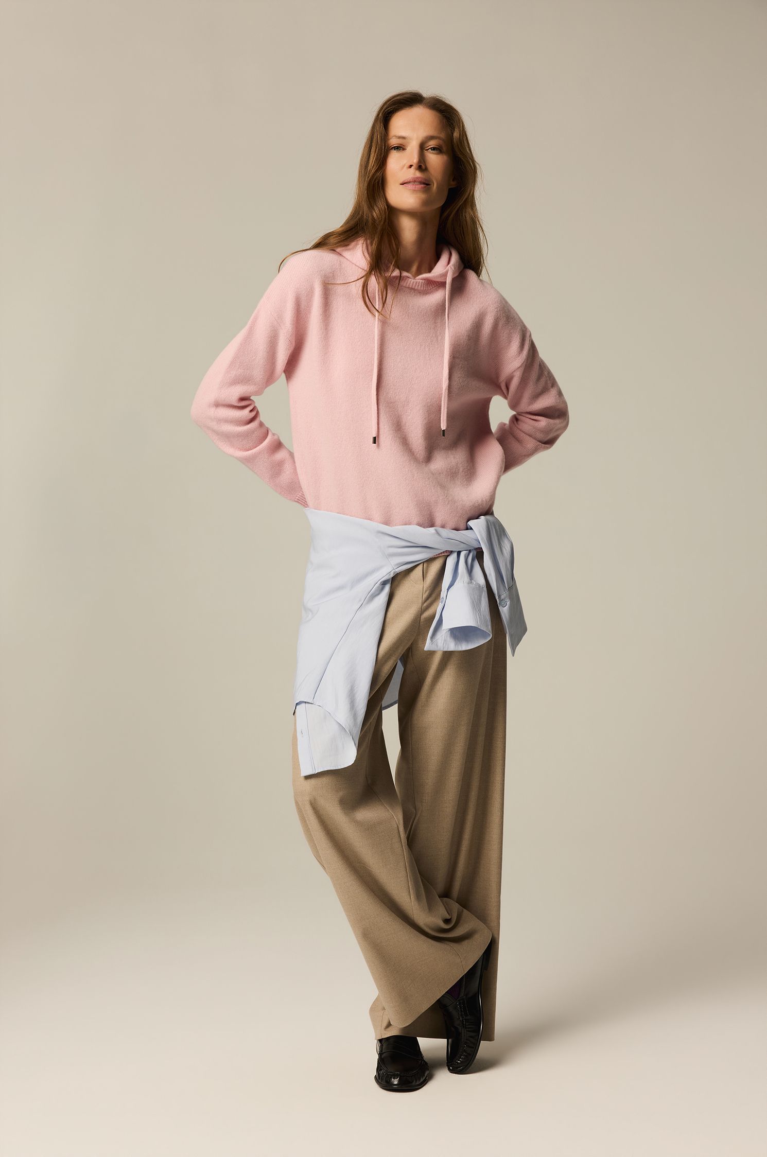 Sweter w stylu bluzy z wełny merino Solar Obraz 4