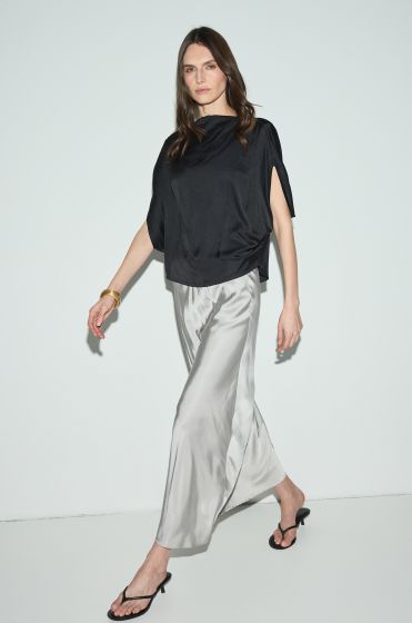 Srebrna satynowa spódnica