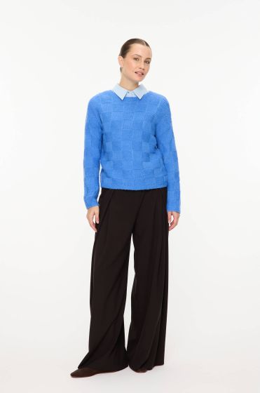 Niebieski sweter z wełną