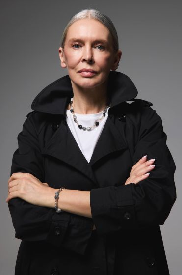 Bransoletka w odcieniach czerni i szarości