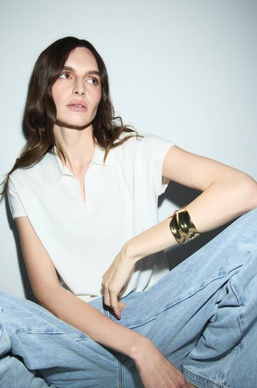 Złota bransoleta o nieregularnym kształcie