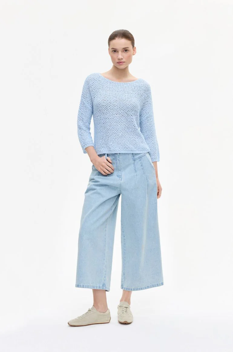 Strukturalny sweter z dzianiny