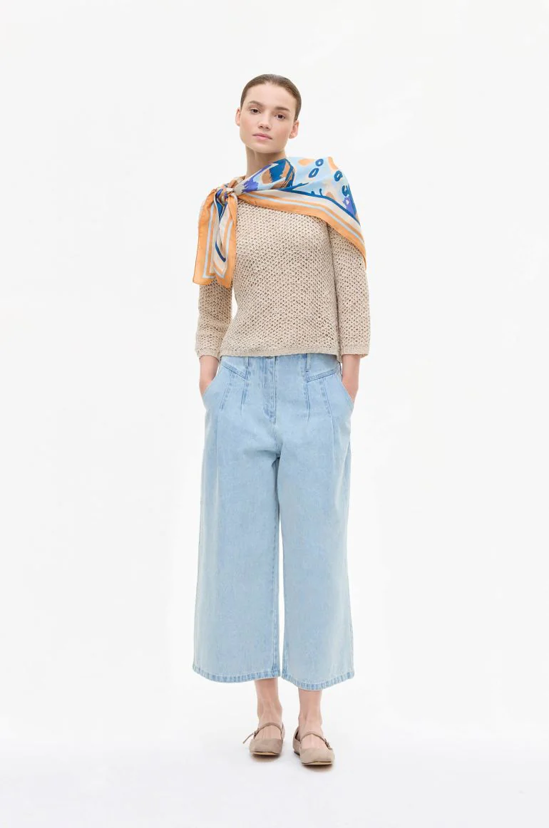 Strukturalny sweter z dzianiny