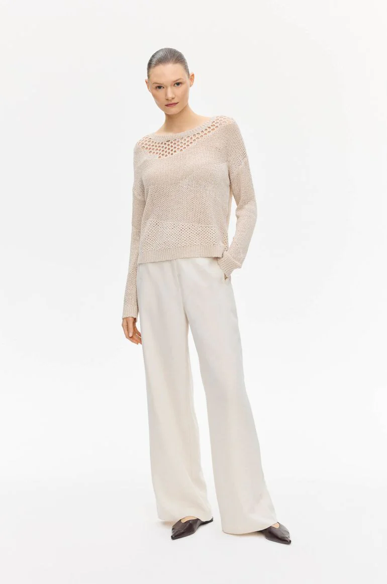Dzianinowy sweter ze strukturalnym zdobieniem