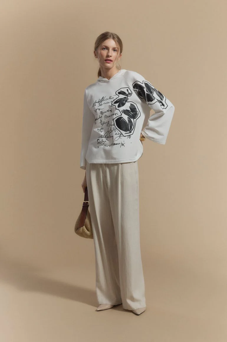 Bluza z kapturem i kwiatowym printem