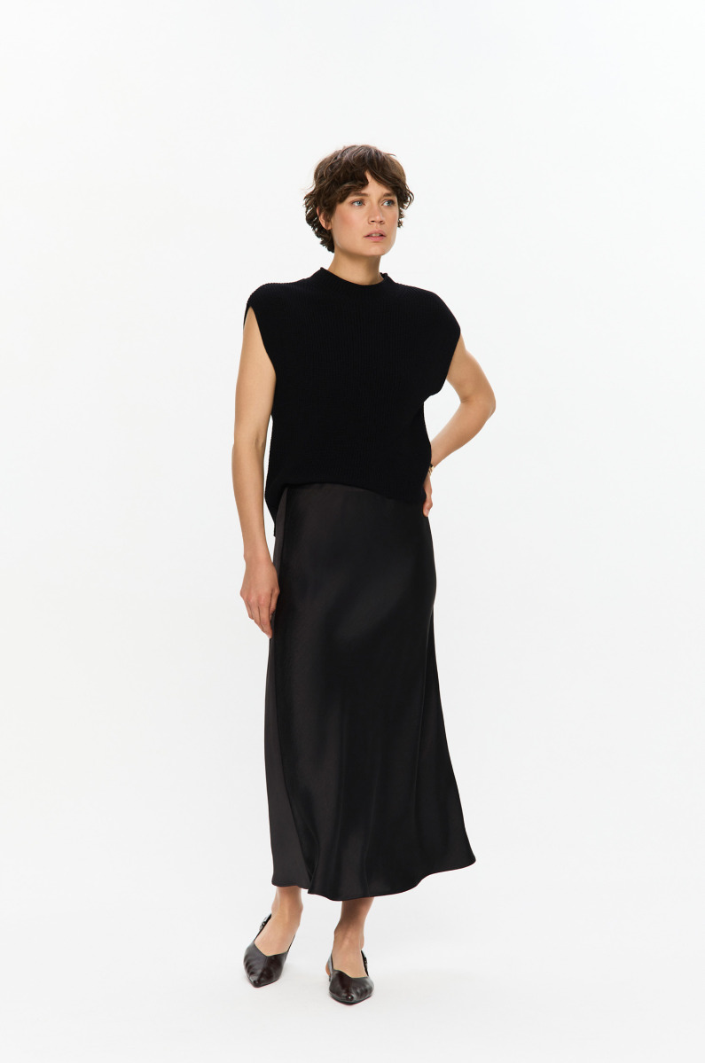 Satynowa spódnica midi