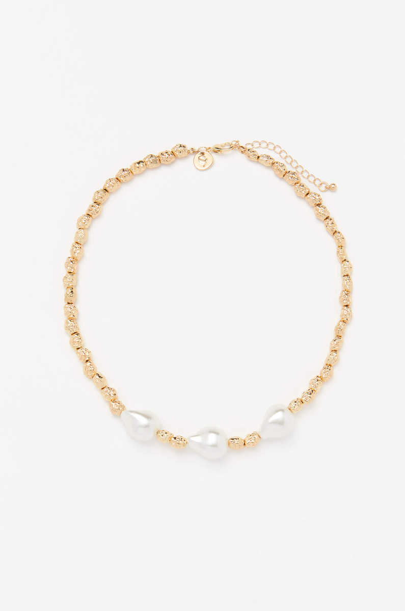 Naszyjnik z perłowymi akcentami