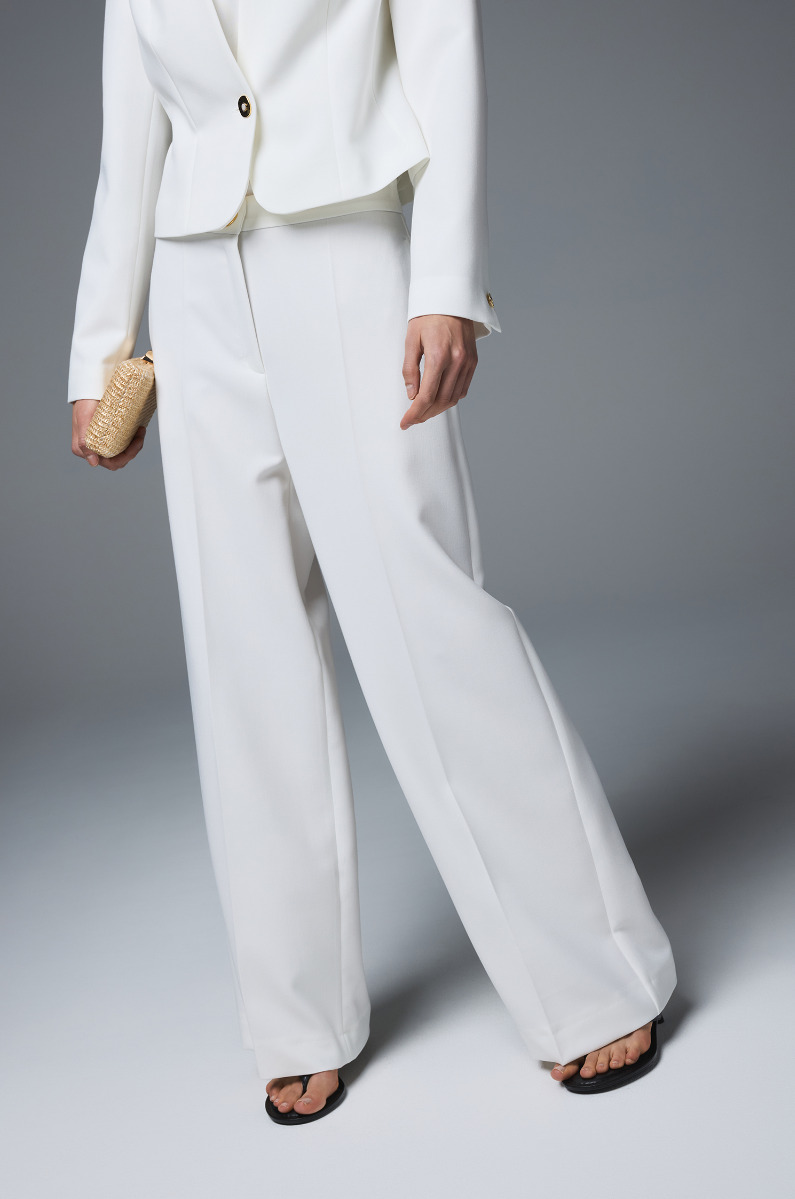 Spodnie ecru z prostą nogawką