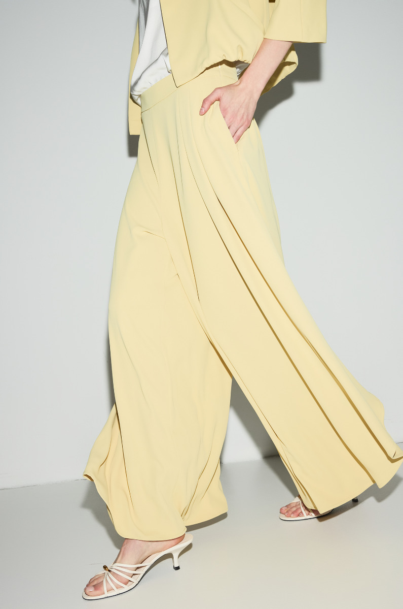 Jasnożółte spodnie wide leg