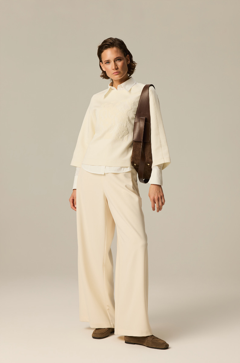 Bluza z haftowanym motywem kwiatowym